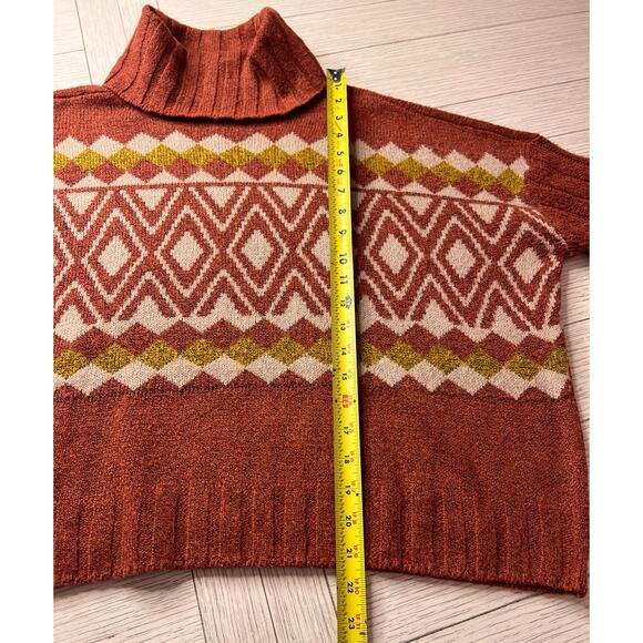 So ladies cropped boxy turtleneck poly sweater w/‎ flare sleeves. Rust, cream XL - Picture 5 of 9
